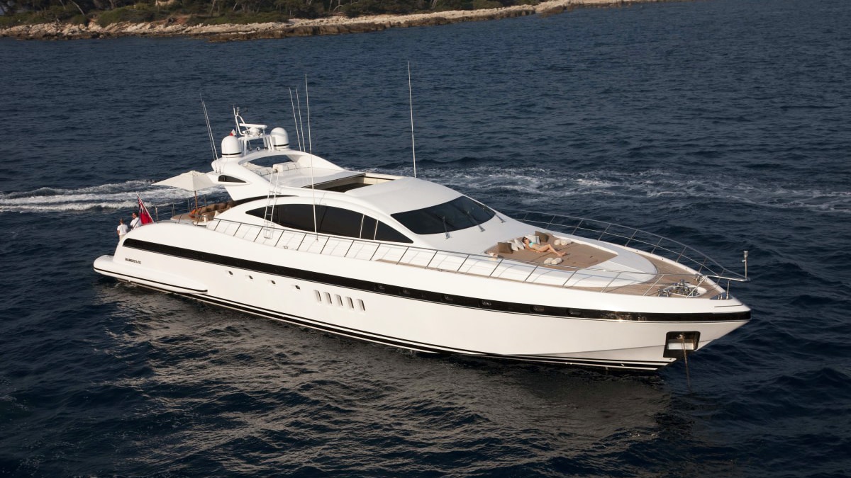 mangusta 92 yacht for sale