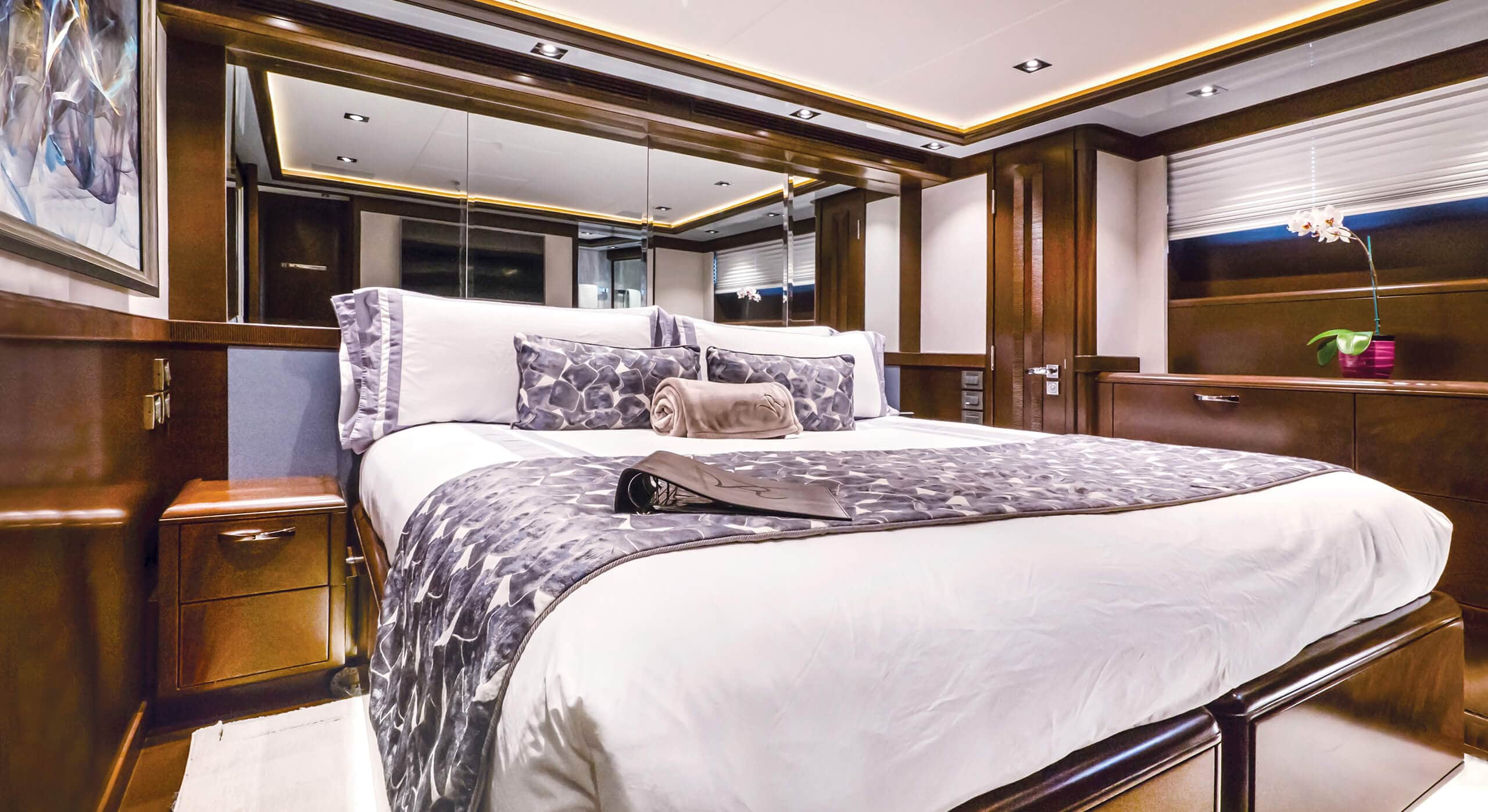 VIVIERAE II YACHT FOR CHARTER