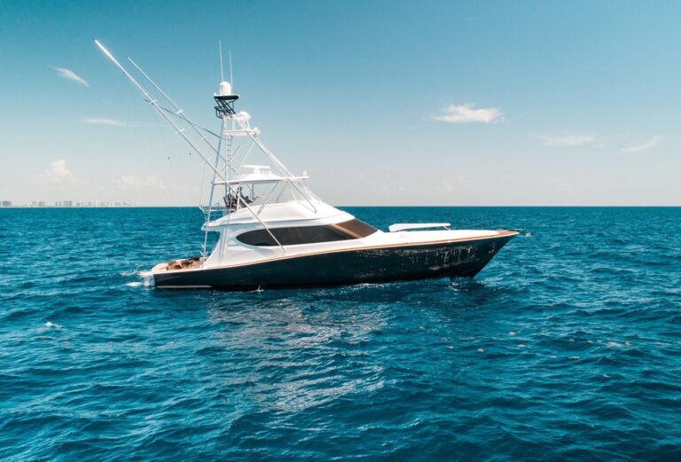 Hatteras 70 for Sale