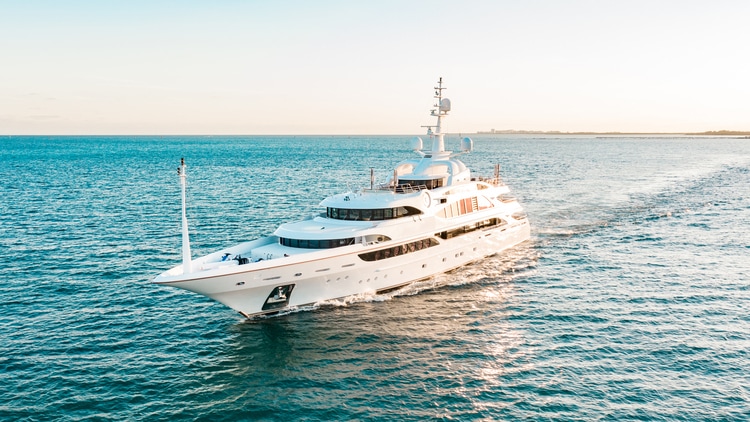 LUMIERE Yacht Sold