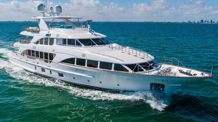 WHAT A COUNTRY Yacht Sold